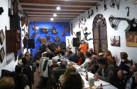 Image for the story: Moguer presents Luna de Otoño with a pass for five works for 30 euros