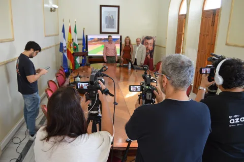 Imagen de la noticia: San Juan del Puerto presenta un estudio del calado de la ría del Tinto para un circuito fluvial colombino