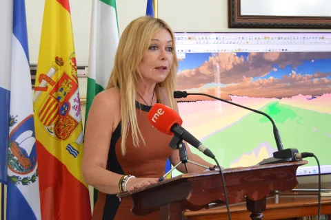 Imagen de la noticia: San Juan del Puerto presenta un estudio del calado de la ría del Tinto para un circuito fluvial colombino